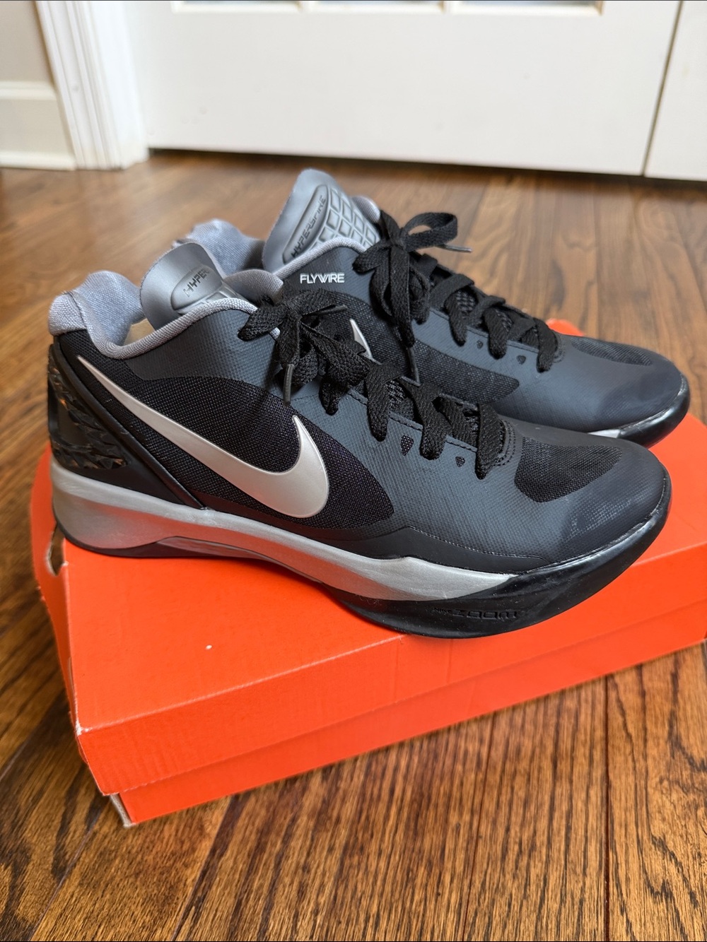 Nike Women’s Gray and Black Flywire Volleyball Zoom hyper spikes
